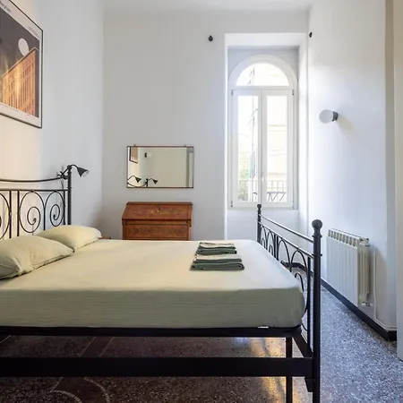 アパート C-44 Historic Stairway Authentic Charming With Aircon In Historic Building Up To 6ppl Newly Renovated *