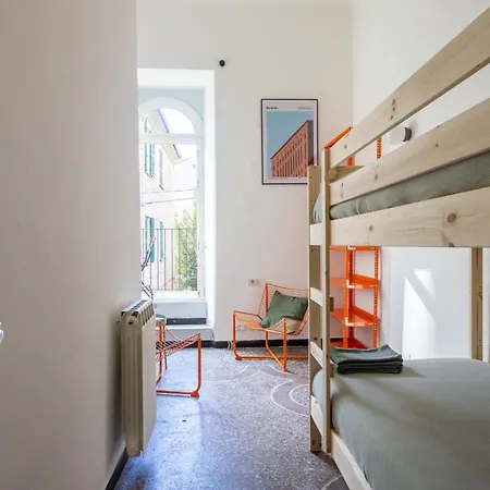 アパート C-44 Historic Stairway Authentic Charming With Aircon In Historic Building Up To 6ppl Newly Renovated ラ・スペツィア