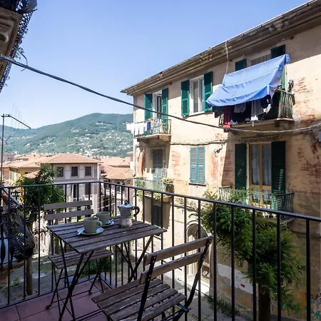 C-44 Historic Stairway Authentic Charming With Aircon In Historic Building Up To 6ppl Newly Renovated Apartman La Spezia