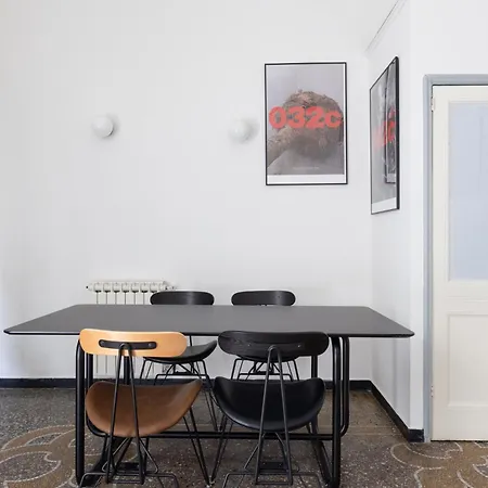 C-44 Historic Stairway Authentic Charming With Aircon In Historic Building Up To 6ppl Newly Renovated *