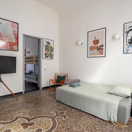 C-44 Historic Stairway Authentic Charming With Aircon In Historic Building Up To 6ppl Newly Renovated