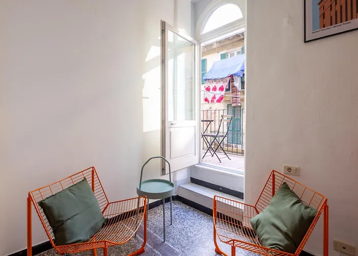 C-44 Historic Stairway Authentic Charming With Aircon In Historic Building Up To 6ppl Newly Renovated * ラ・スペツィア