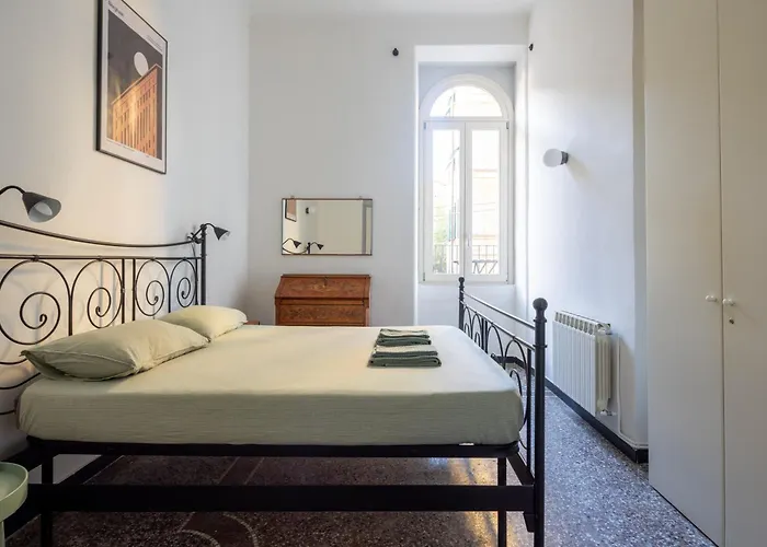 アパート C-44 Historic Stairway Authentic Charming With Aircon In Historic Building Up To 6ppl Newly Renovated *