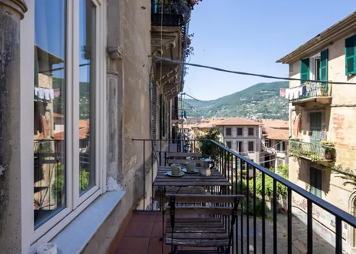 C-44 Historic Stairway Authentic Charming With Aircon In Historic Building Up To 6ppl Newly Renovated アパート *