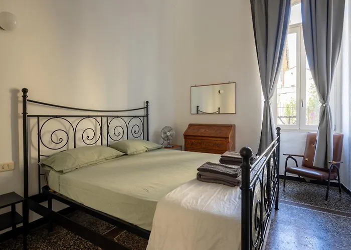 C-44 Historic Stairway Authentic Charming With Aircon In Historic Building Up To 6ppl Newly Renovated アパート