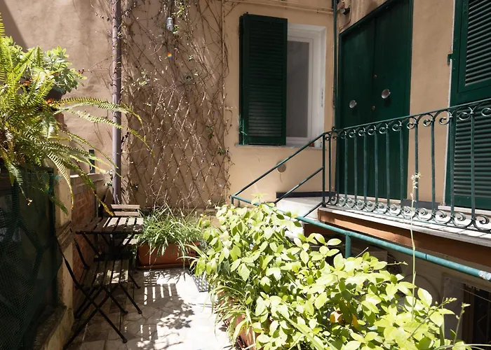 C-44 Historic Stairway Authentic Charming With Aircon In Historic Building Up To 6ppl Newly Renovated *