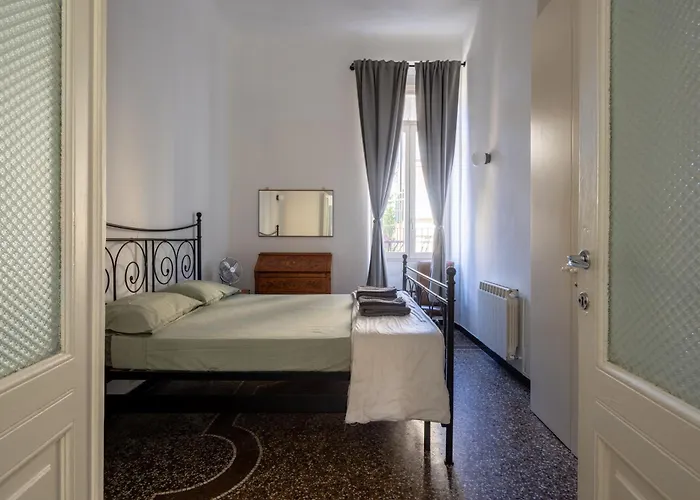 C-44 Historic Stairway Authentic Charming With Aircon In Historic Building Up To 6ppl Newly Renovated *