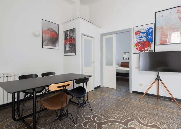 アパート C-44 Historic Stairway Authentic Charming With Aircon In Historic Building Up To 6ppl Newly Renovated ラ・スペツィア