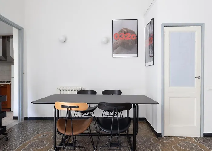 C-44 Historic Stairway Authentic Charming With Aircon In Historic Building Up To 6ppl Newly Renovated *