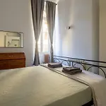 C-44 Historic Stairway Authentic Charming With Aircon In Historic Building Up To 6ppl Newly Renovated Appartement La Spezia