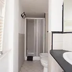 Apartamento C-44 Historic Stairway Authentic Charming With Aircon In Historic Building Up To 6ppl Newly Renovated *
