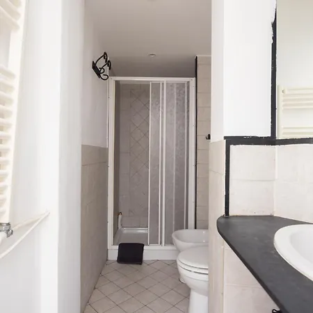 アパート C-44 Historic Stairway Authentic Charming With Aircon In Historic Building Up To 6ppl Newly Renovated *