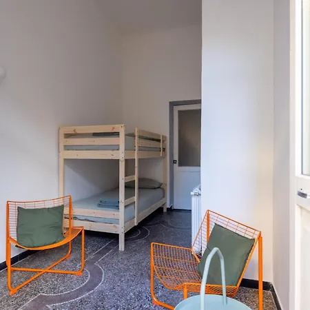 アパート C-44 Historic Stairway Authentic Charming With Aircon In Historic Building Up To 6ppl Newly Renovated